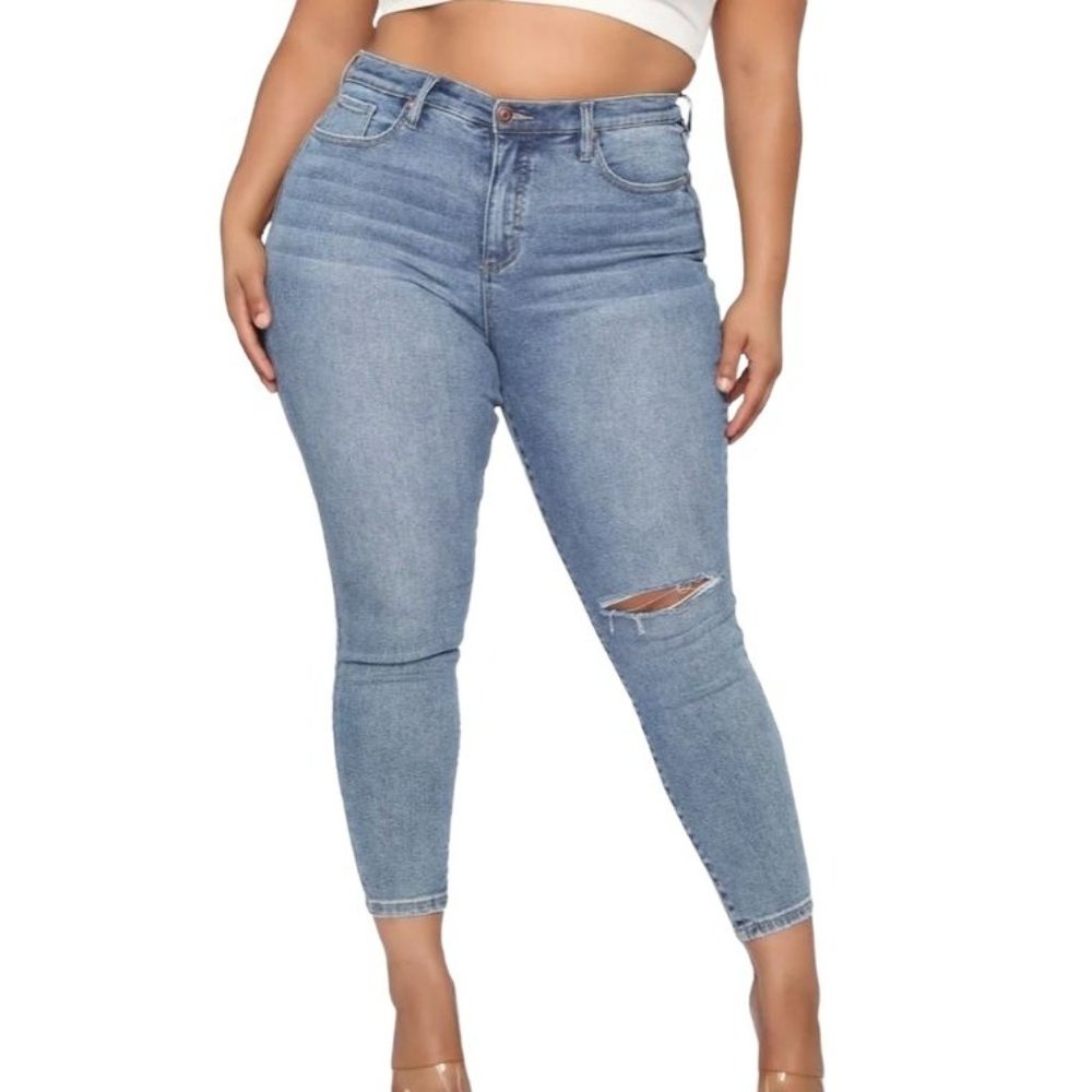 🟣 FASHION NOVA Women's Size 14 Skinny High-Rise Light-Wash Denim Jeans